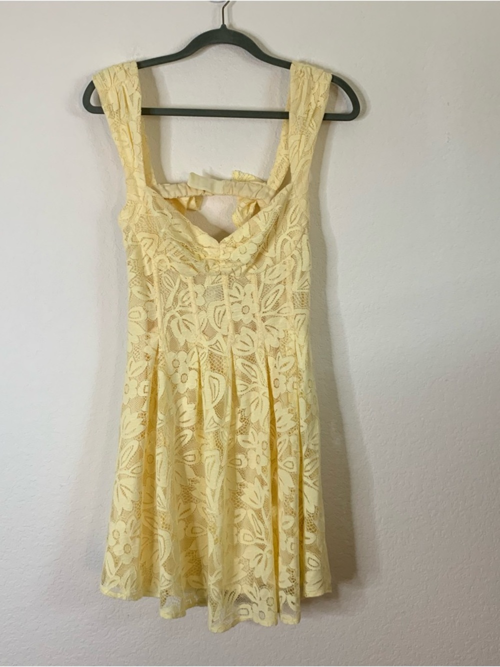 For love and lemons August yellow lace back zip mini dress M - Picture 2 of 10